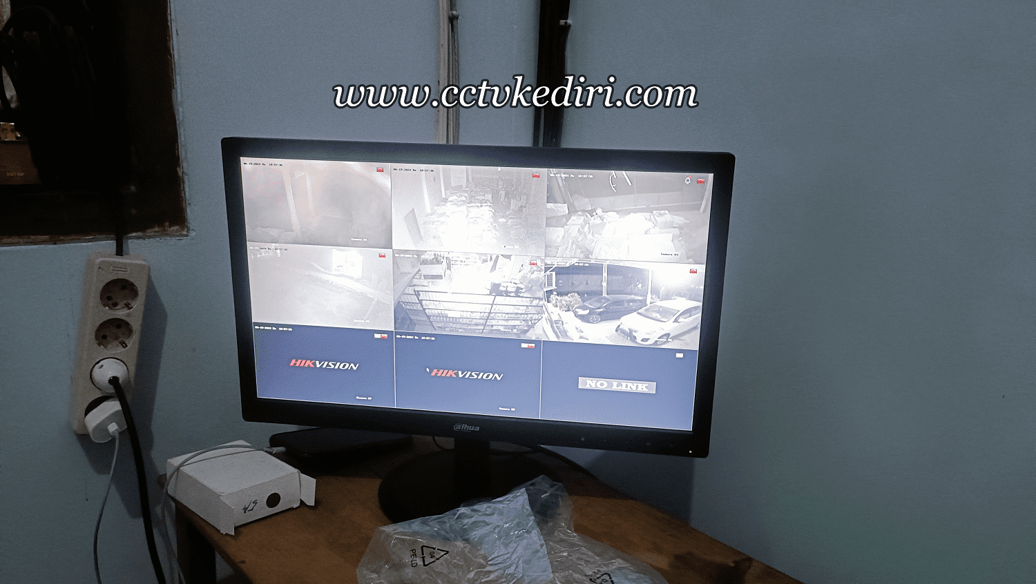 <p>Kamera Hikvision ini juga tidak kalah hebat dengan kamera lainnya brend kamera ini juga cukup terkenal dan banyak di gunakan, dalah satunya keunggulannya adalah harganya yang kompetitif selain itu hikvision juga menyediakan berbagai varian dan berbagai kebutuhan pengguna bisa terpenuhi baik itu outdoor maupun indoor kami menyediakan berbagai kapasitas.</p>